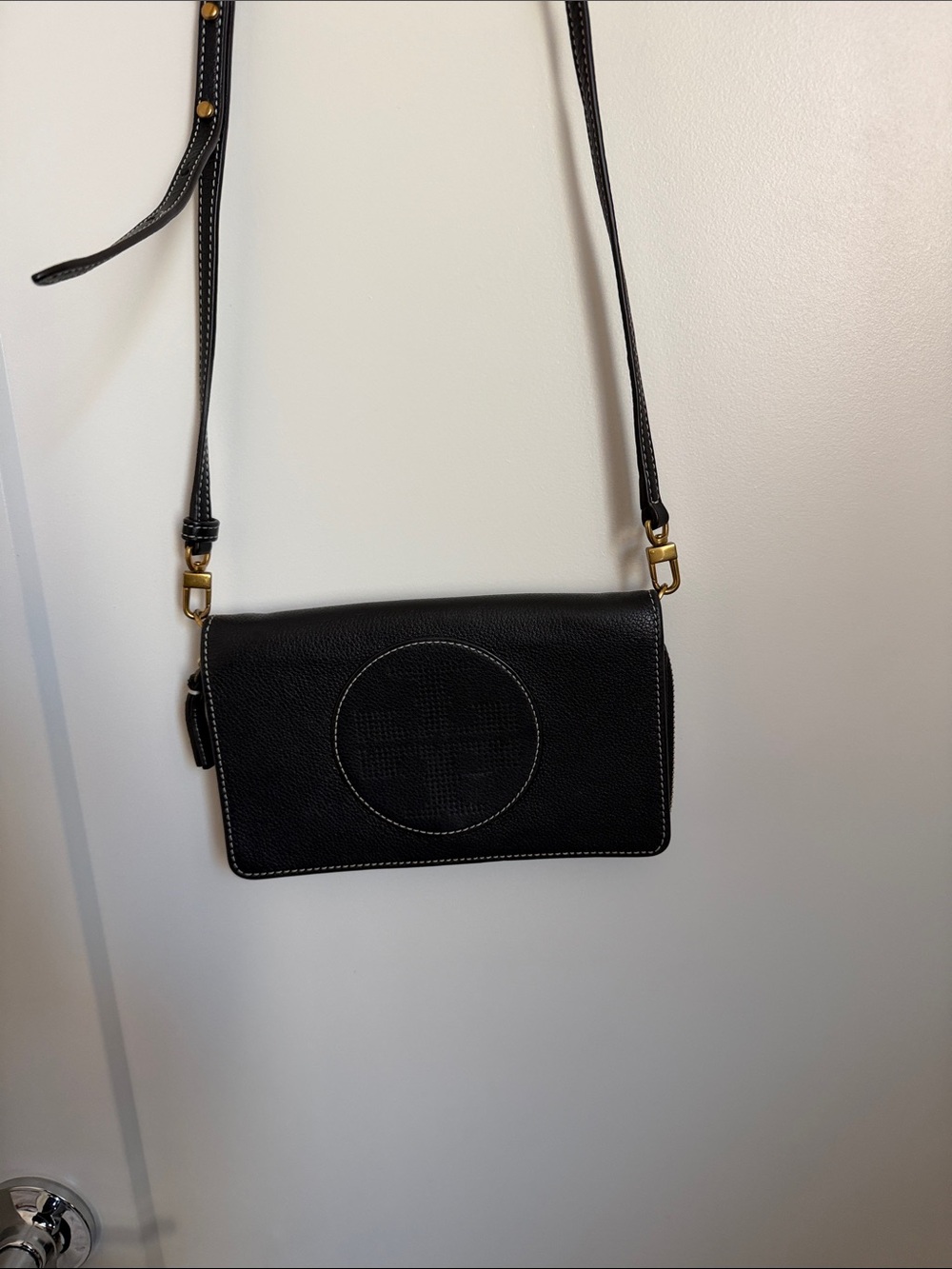Black Leather Crossbody Wallet - Women's Bag